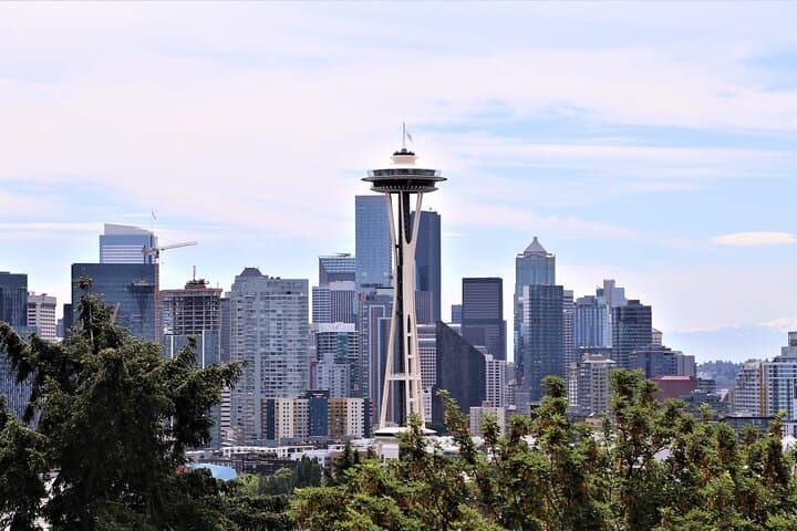 Private Seattle City & Wine Tour — Hourly Customizable Vehicle Rentals