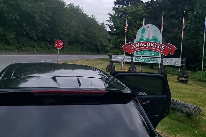 Private Seattle City & Wine Tour — Hourly Customizable Vehicle Rentals photo 3