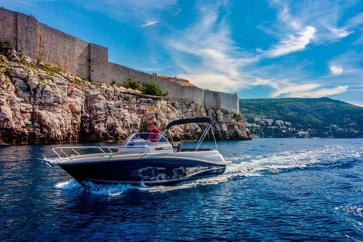Private panorama boat tour around Dubrovnik City Walls