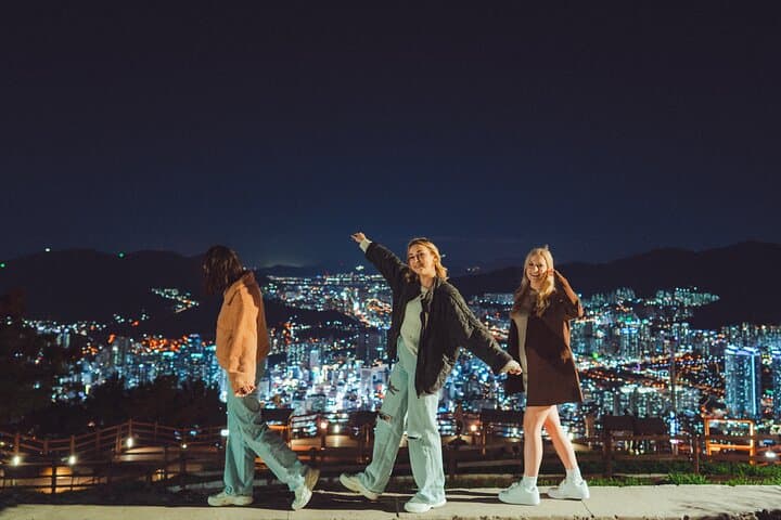 Busan Night Photo Tour: Small-Group Evening Photography Experience photo 2