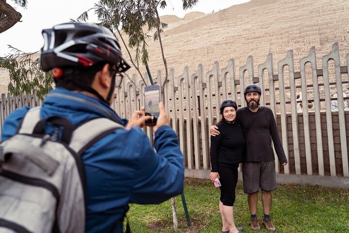 Lima City Biking: Miraflores, San Isidro & Barranco Bike Tour photo 4