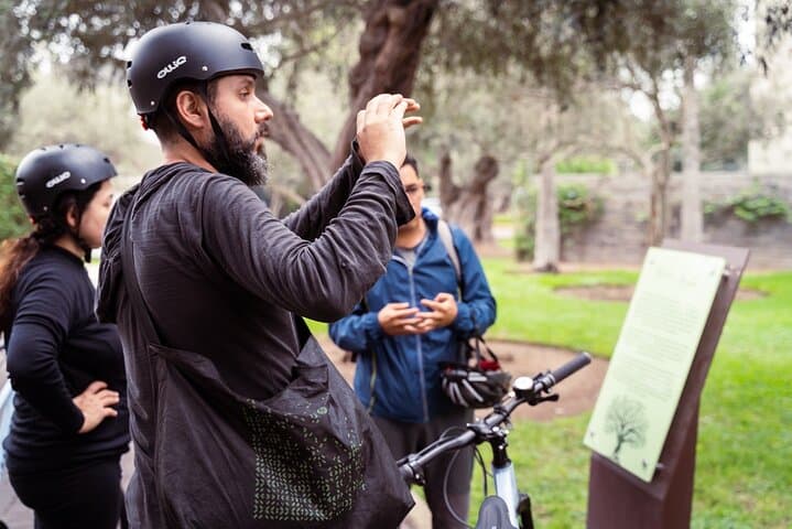 Lima City Biking: Miraflores, San Isidro & Barranco Bike Tour photo 5