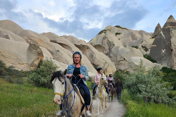 Horseback Riding in Cappadocia's Valleys: 2-Hour Guided Tour from Göreme