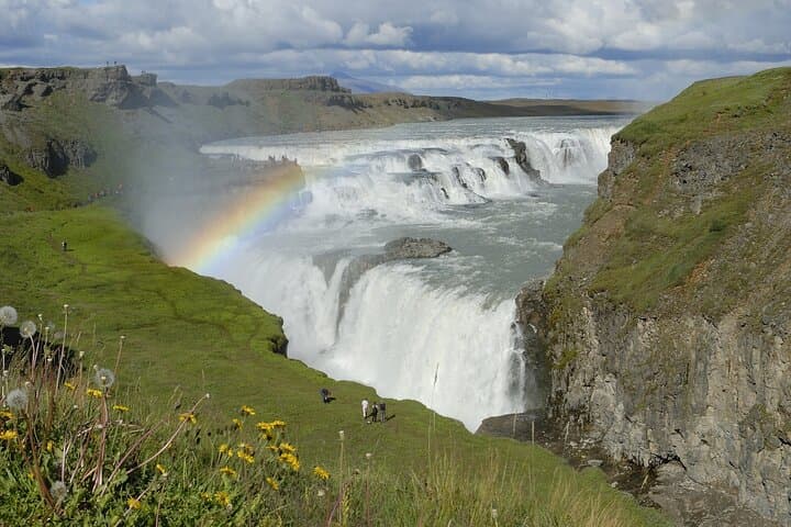 Golden Circle German Small-Group Tour from Reykjavík — Geysers, Gullfoss & Þingvellir