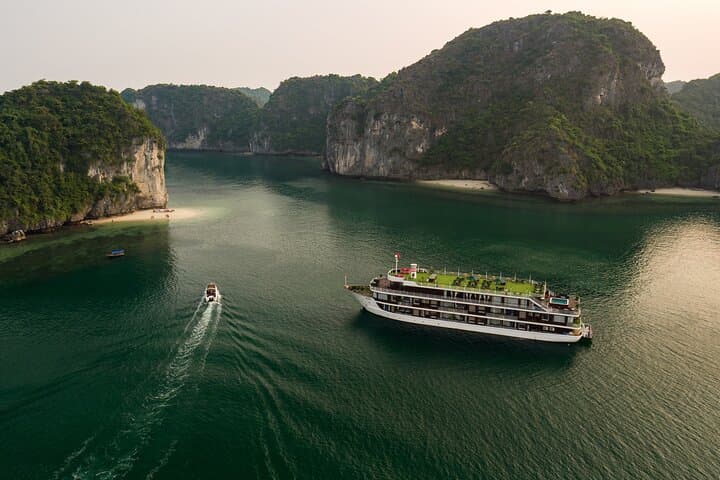 Luxury 3-Day Ninh Binh & Ha Long Bay Cruise from Hanoi photo 2