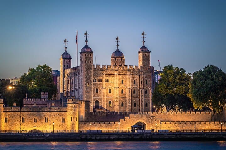 After-Hours Tower of London Tour: Beefeater-Led Ceremony of the Keys photo 5