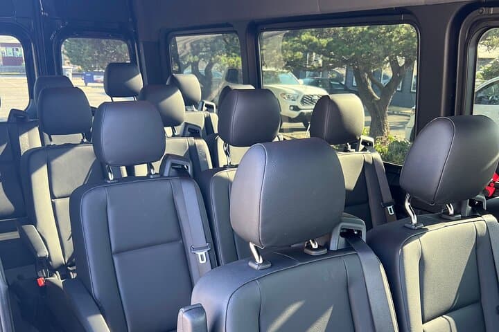 Seattle to Sea-Tac Private Transfer: Luxury Airport Ride with Door-to-Door Pickup photo 6