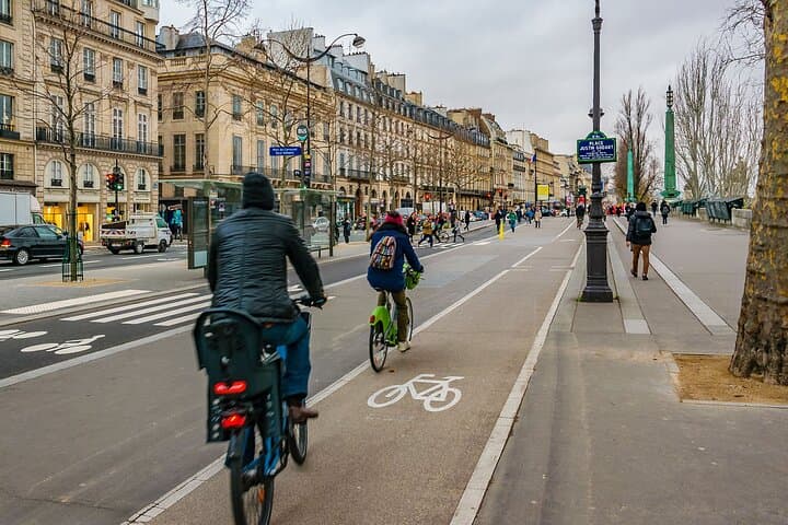 Three-Hour Private Bike Tour of Paris Highlights photo 2