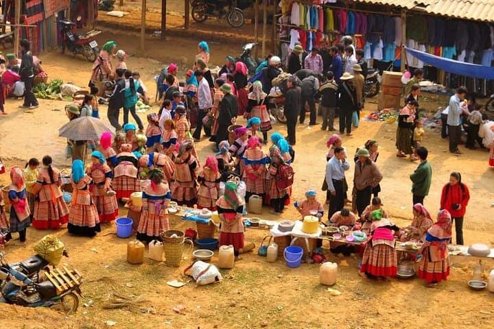 Can Cau & Bac Ha Markets: A Private Saturday Market Tour from Sapa