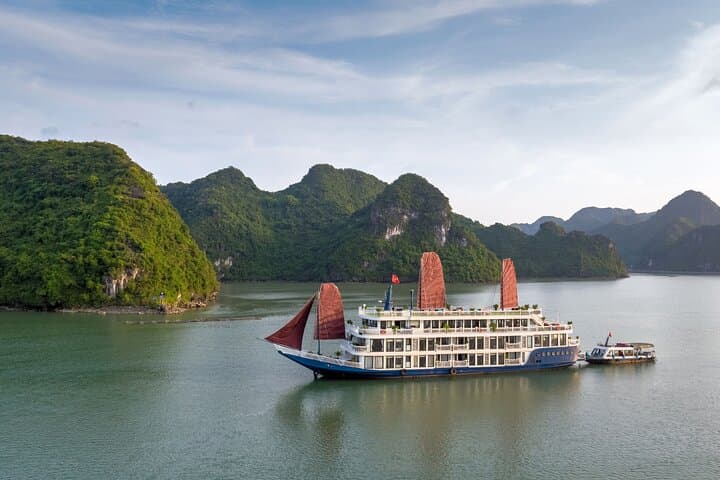 Aurora 3-Day Lan Ha Bay Cruise from Hanoi — Kayak, Viet Hai & Ba Trai Dao Beach