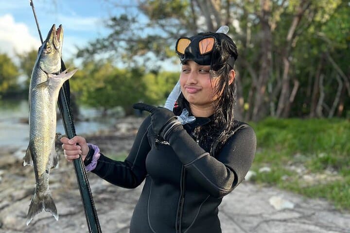 Guided Spearfishing & Snorkel at South Pointe Beach, Miami photo 2