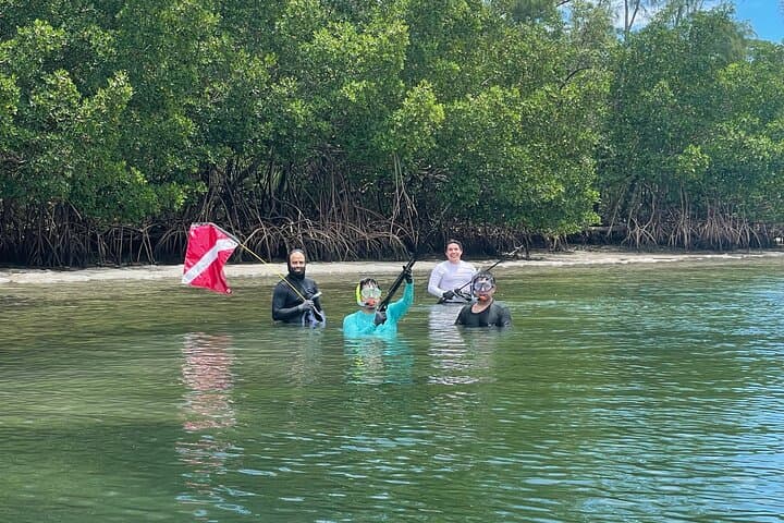 Guided Spearfishing & Snorkel at South Pointe Beach, Miami photo 6