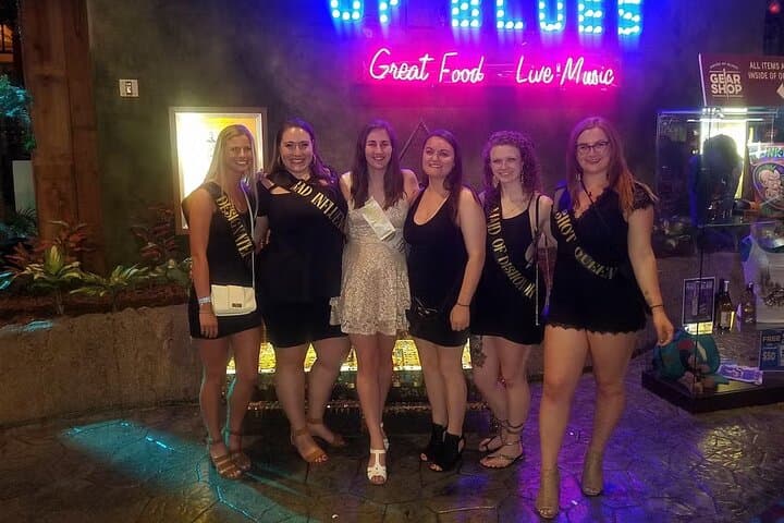 Las Vegas VIP Party Bus Club Crawl — Skip Lines, Open Bar & VIP Entry photo 5