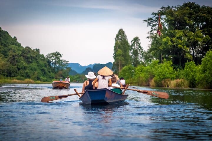 Perfume Pagoda Day Trip from Hanoi — Boat to Huong Tich Cave & Thien Tru Pagoda