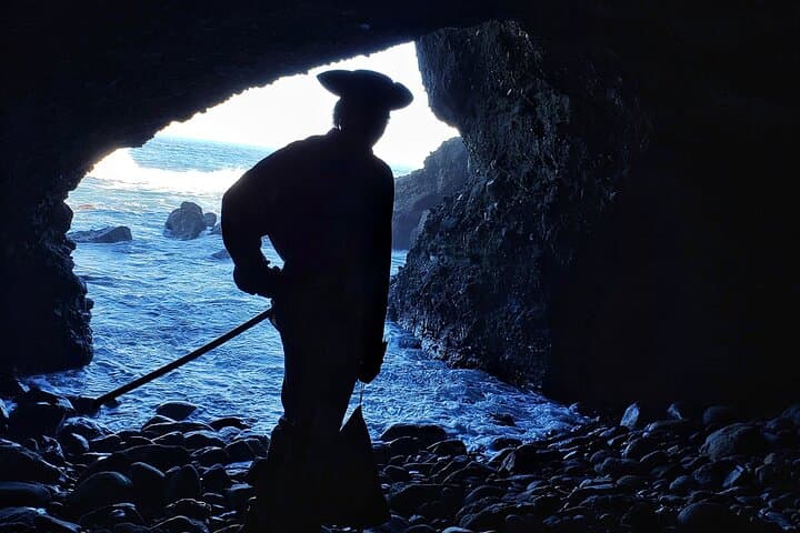 Exploring Dana Point’s Pirate Sea Cave Tide Pools: A Coastal Adventure photo 5