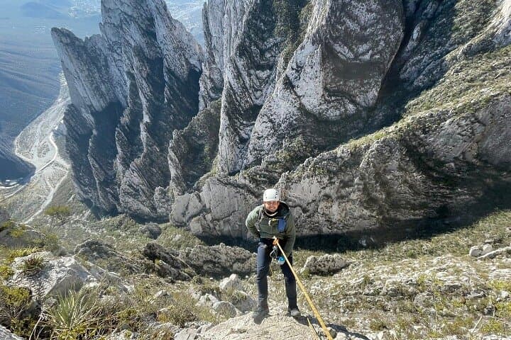 Nido de los Aguiluchos Rock Climbing & Rappelling — Monterrey Adventure