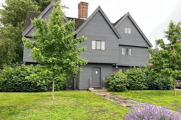Historian's Guide to the Salem Witch Trials — Walking Tour of Salem's Dark History photo 3