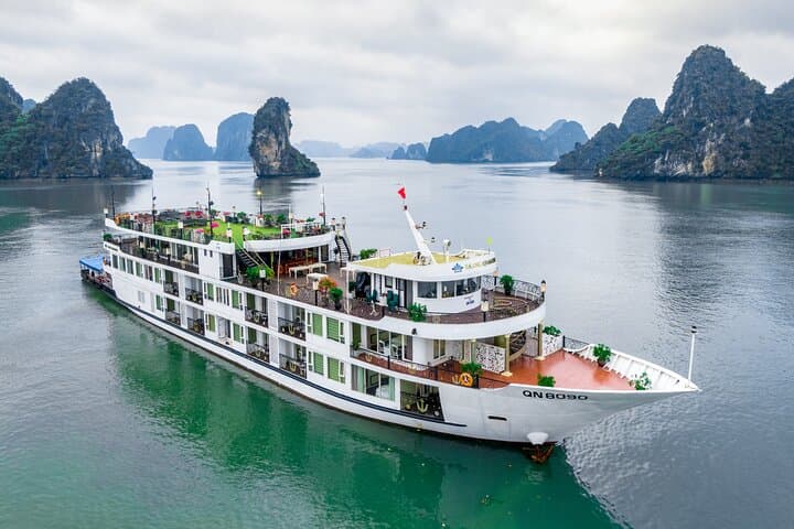 Luxury 2-Day Halong Bay Overnight Cruise with Balcony Cabin photo 2
