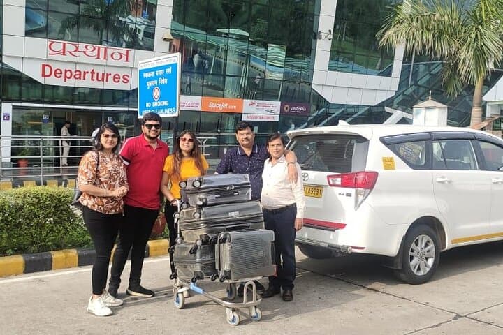 Explore Udaipur’s Palaces, Lakes, and Markets: Full-Day Sightseeing by Private Car photo 5