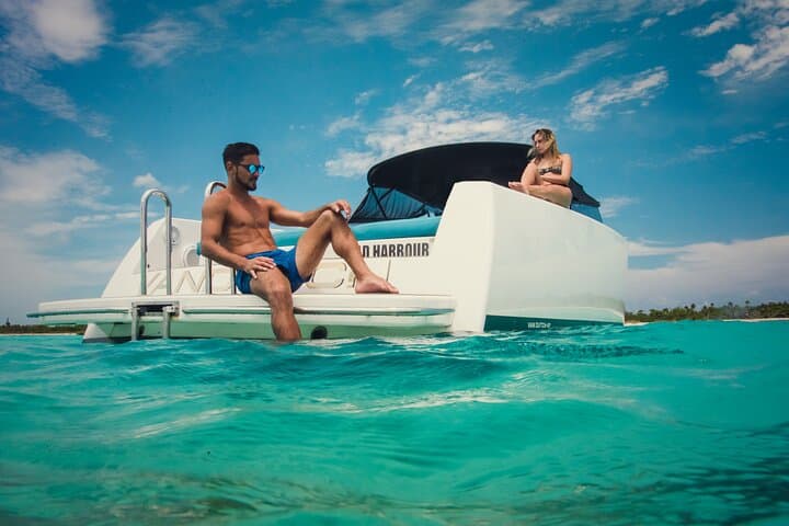 Private VanDutch Yacht: 4-Hour Luxury Cruise & Snorkel in Cancun photo 3