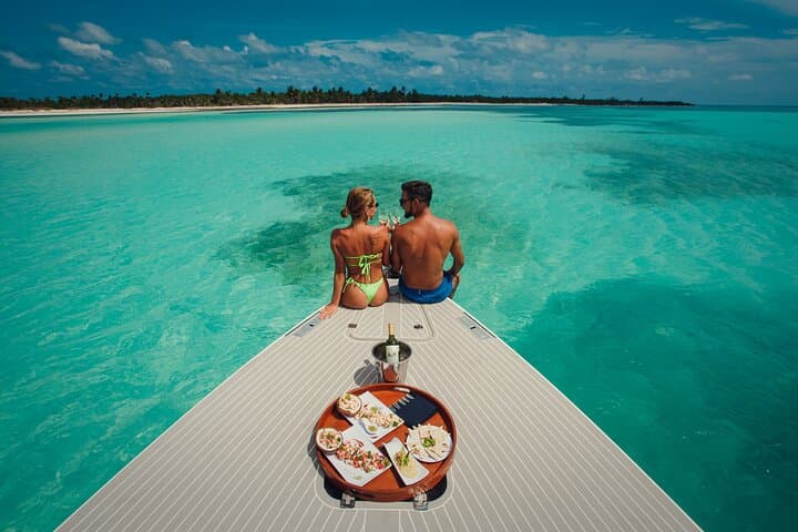 Private VanDutch Yacht: 4-Hour Luxury Cruise & Snorkel in Cancun photo 1