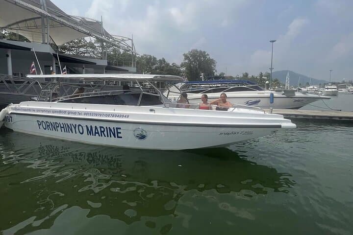 Private VIP Speedboat Tour to Phi Phi & Bamboo Islands from Phuket