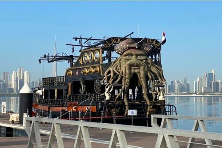 Dubai Canal Royal Dinner Cruise: Evening Buffet & City Lights photo 4