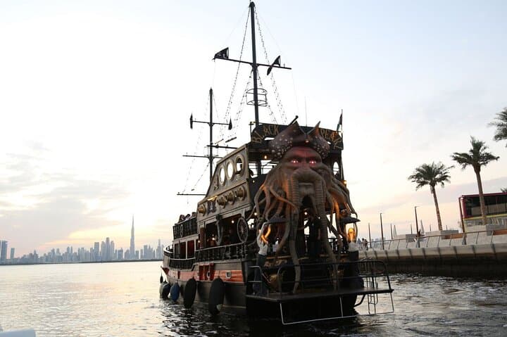 Dubai Canal Royal Dinner Cruise: Evening Buffet & City Lights photo 6