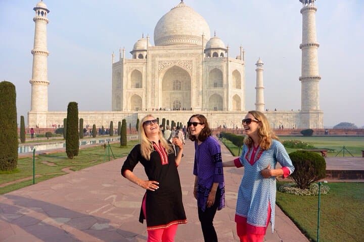 Same-Day Taj Mahal Tour from Delhi: Skip-the-Line Private Car to Agra