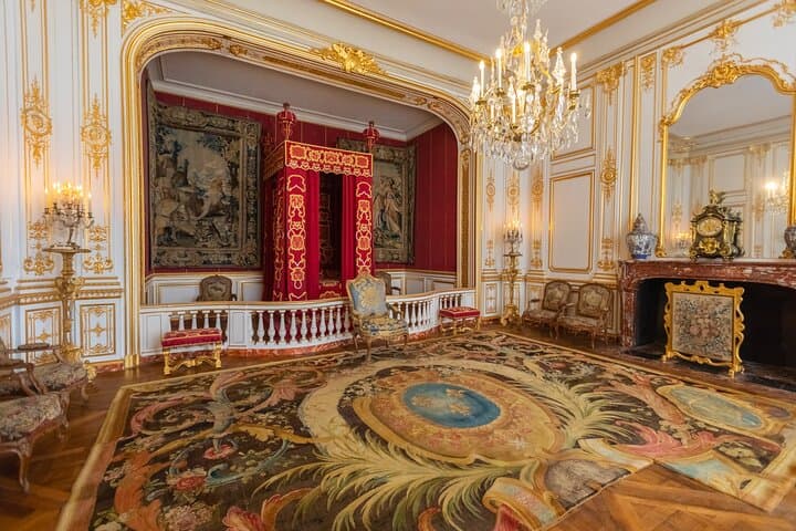 Loire Valley Castles Day Tour from Paris — Chambord, Chenonceau & Cheverny photo 3