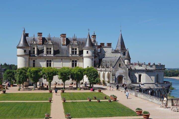Loire Valley Castles Day Tour from Paris — Chambord, Chenonceau & Cheverny photo 2