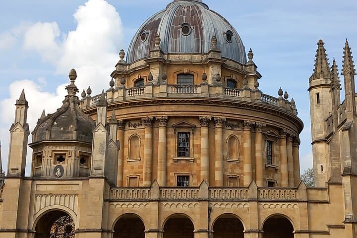 Private 2-Hour Walking Tour of Oxford Colleges and Historic Sights photo 2