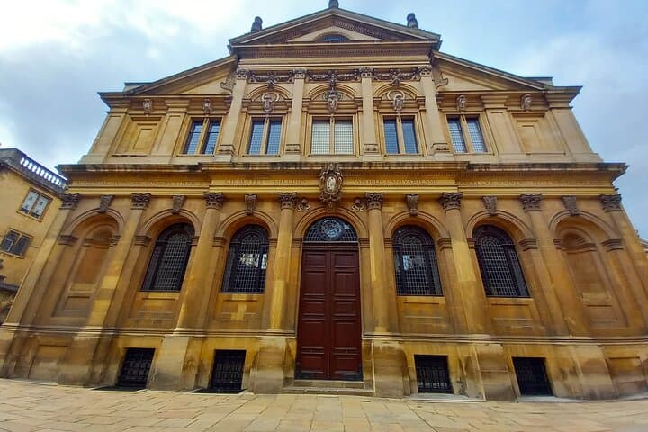 Private 2-Hour Walking Tour of Oxford Colleges and Historic Sights photo 3