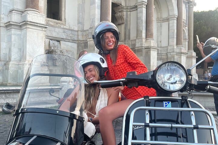 Rome Vespa Sidecar Night Tour with Pickup — Colosseum, Trastevere & Janiculum photo 3