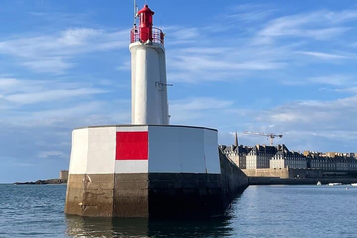 Saint-Malo: 90-Min Guided Boat Excursion Around the Ramparts