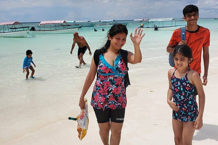 Snorkel Mnemba Island: Half-Day Private Sea Turtle Aquarium Experience