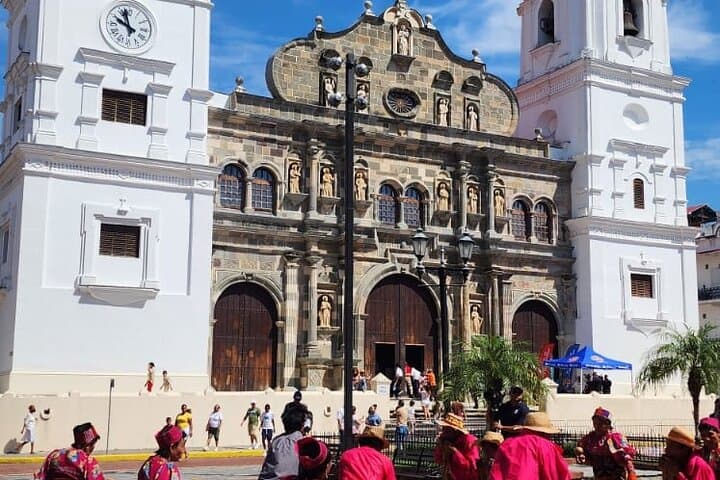 Panama City Private Historical Tour and Miraflores Locks Experience photo 5