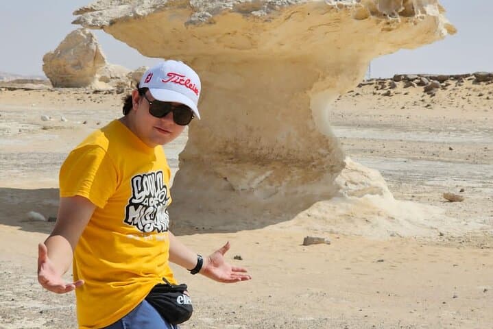 2-Day White Desert and Bahariya Oasis Jeep Safari: Camping Under Sahara Stars photo 4