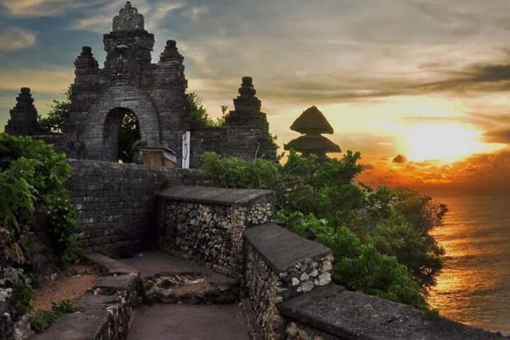 Uluwatu Temple Sunset, Kecak Fire Dance & Jimbaran Seafood Dinner — Half-Day Experience photo 2