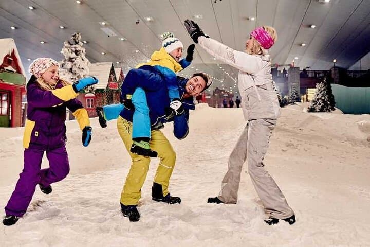 Snow to Sharks: Dubai Mall Aquarium and Ski Dubai Combo Experience photo 2