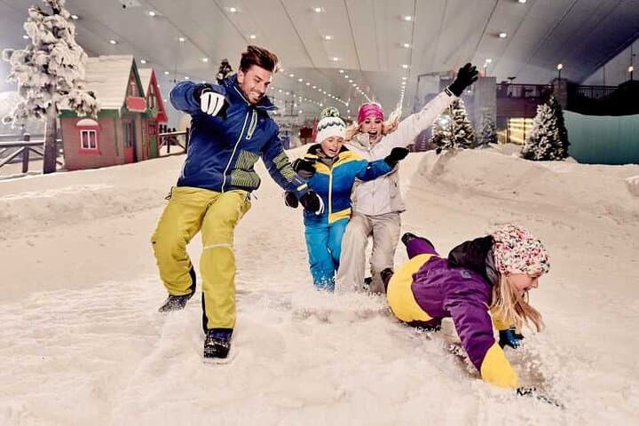 Snow to Sharks: Dubai Mall Aquarium and Ski Dubai Combo Experience photo 5