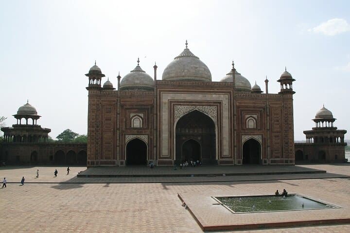 Taj Mahal from Goa: Guided Overnight Agra Tour with Return Flights photo 3
