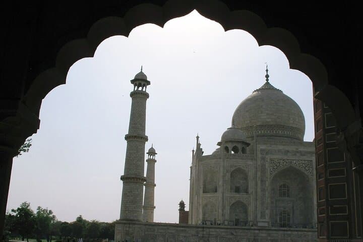 Taj Mahal from Goa: Guided Overnight Agra Tour with Return Flights photo 4