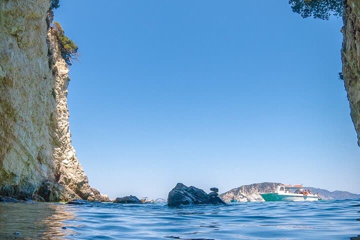 Private Shipwreck and Blue Caves Cruise — Zakynthos Boat Tour photo 4