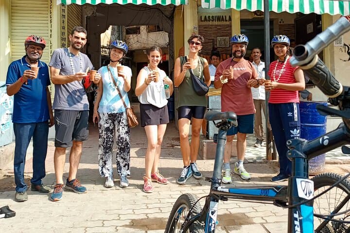 Jaipur Morning Bike Tour: Walled City Sights & Street Food Tasting