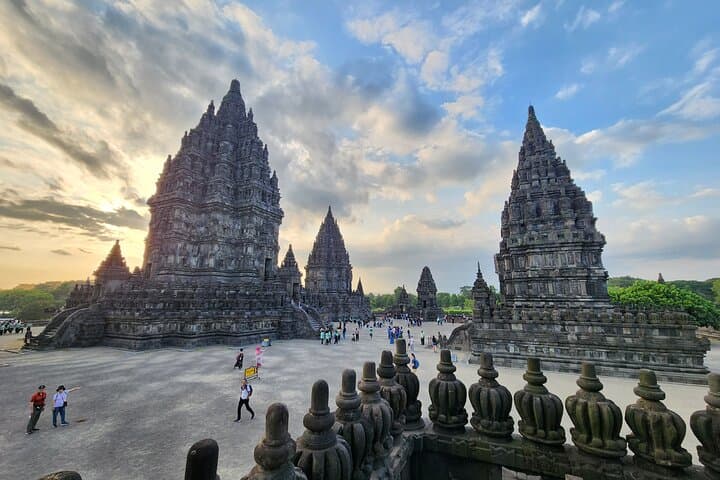 4-Day Yogyakarta to Bromo and Ijen: Borobudur Sunrise, Bromo Jeep Ride & Ijen Crater Hike photo 2