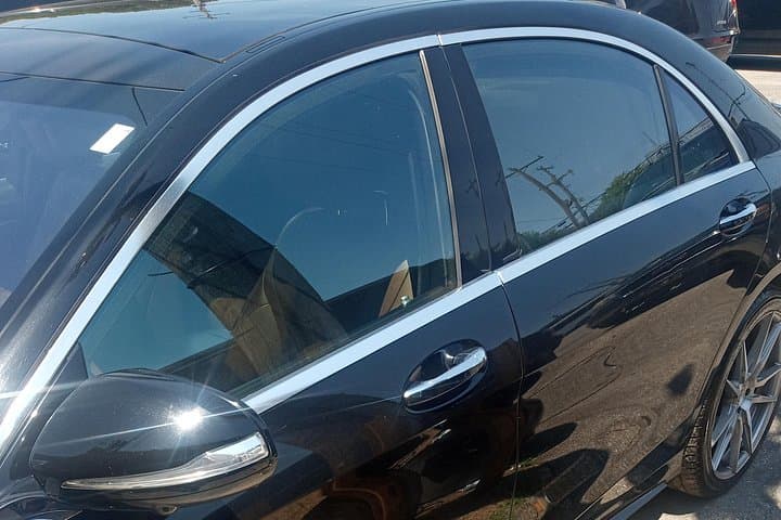 Private Limousine Airport Transfer in Memphis — Seamless City Arrival and Drop-Off photo 3