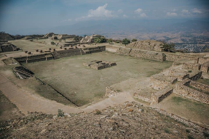 Monte Albán Morning Tour: Monte Alban, Atzompa Pottery & Santo Domingo Museum