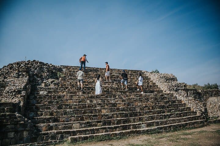 Monte Albán Morning Tour: Monte Alban, Atzompa Pottery & Santo Domingo Museum photo 2