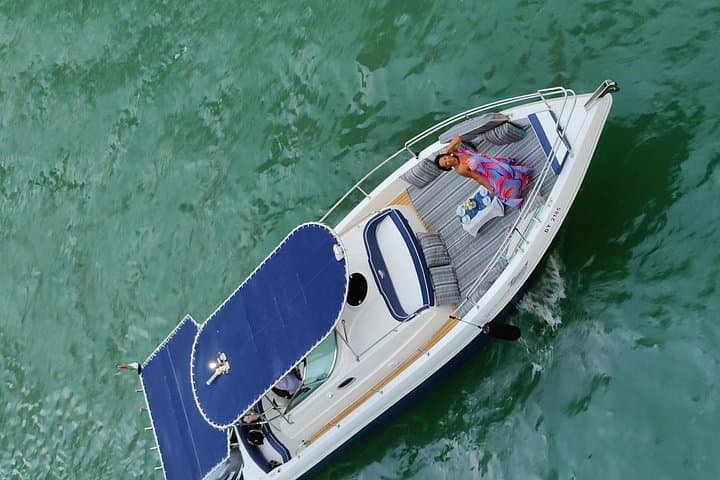 Dubai Private 2.5-Hour Boat Tour: Marina, Palm & Skyline Cruise photo 2